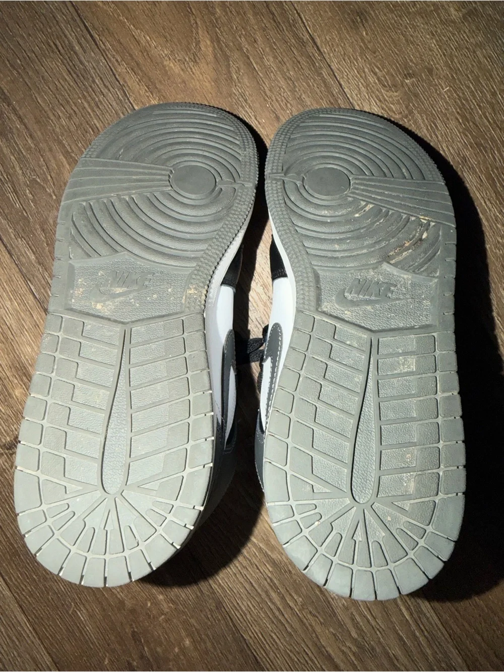 Jordan 1 Big Kids size 6 is equivalent to women’s 7 1/2 Black, White & Gray